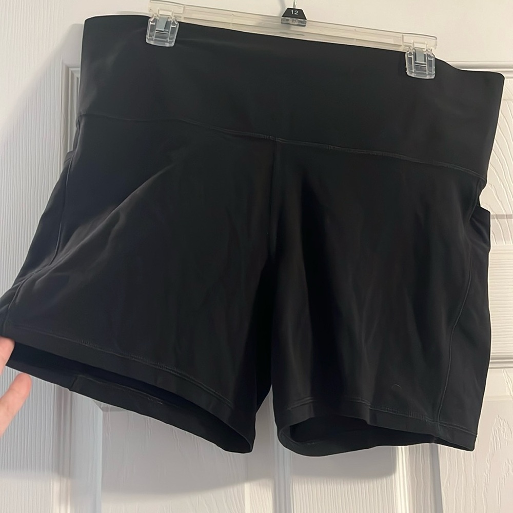 *LAST CHANCE* Athleta biker shorts